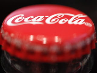 El logo de la Coca-Cola en el tap d'una ampolla (Foto: Reuters)