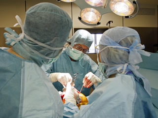 L'operació permetrà que els pacients millorin la qualitat de vida. (Foto: Reuters)